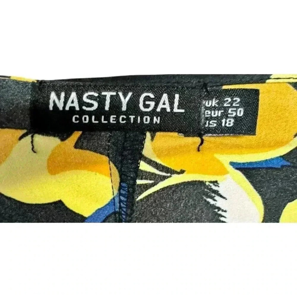 Nasty Gal Plus Sz Yellow Black Floral Skater Mini Dress V Neck Size 18 Pocket - Picture 10 of 10